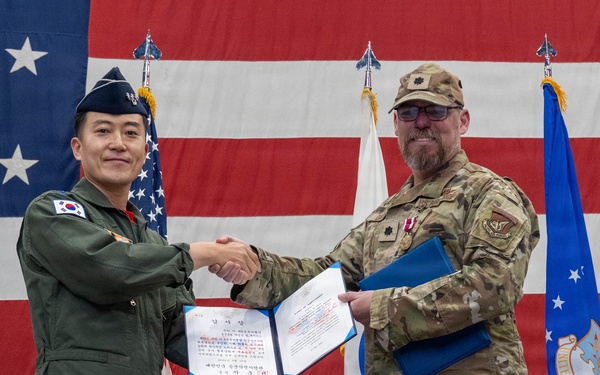 8th OSS welcomes new commander