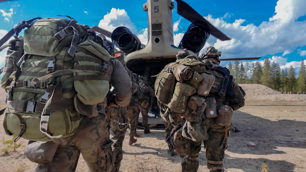 1-214th GSAB conducts cold and hot load training for multinational battalion during Saber Strike