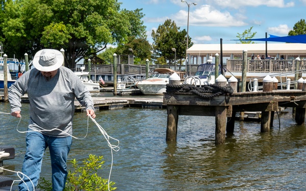 JBAB’s environmental team executes a freshwater mussel deployment in Potomac