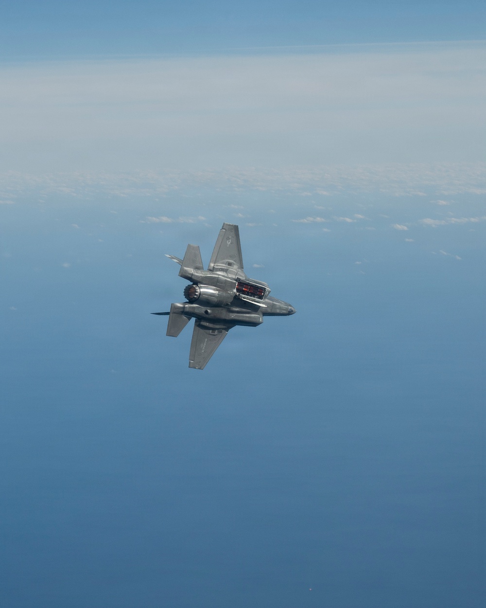 F‑35B achieves first flight with the UK’s precision long-range strike missile