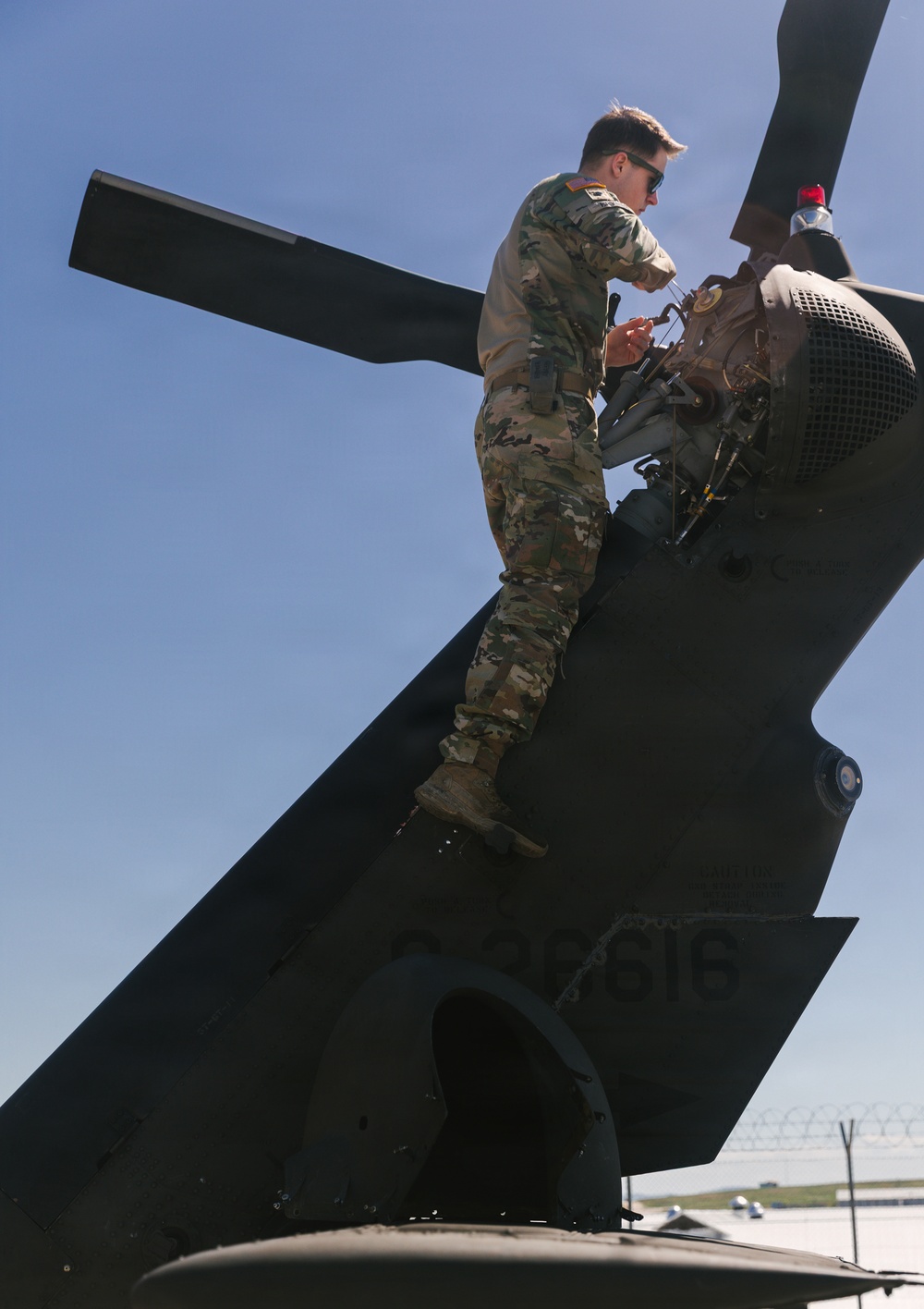 Colorado Army National Guardsmen maintain aircraft readiness during KFOR 36