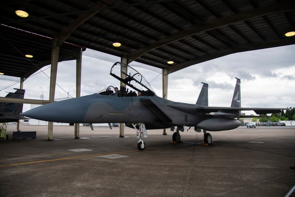 Maj. Gen. Pirak visits Portland ANG Base