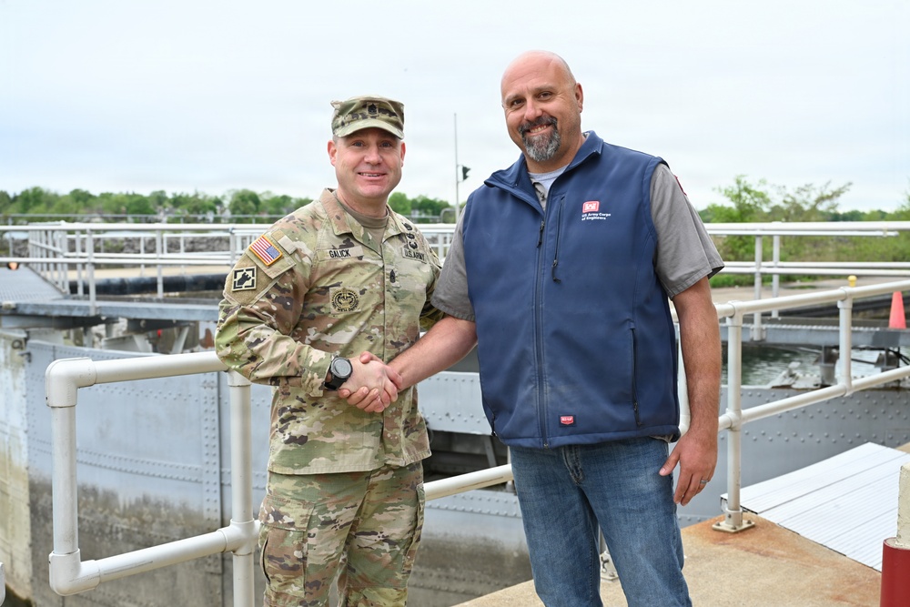 CSM Galick Presents Commander’s Coins During Buffalo District Visit