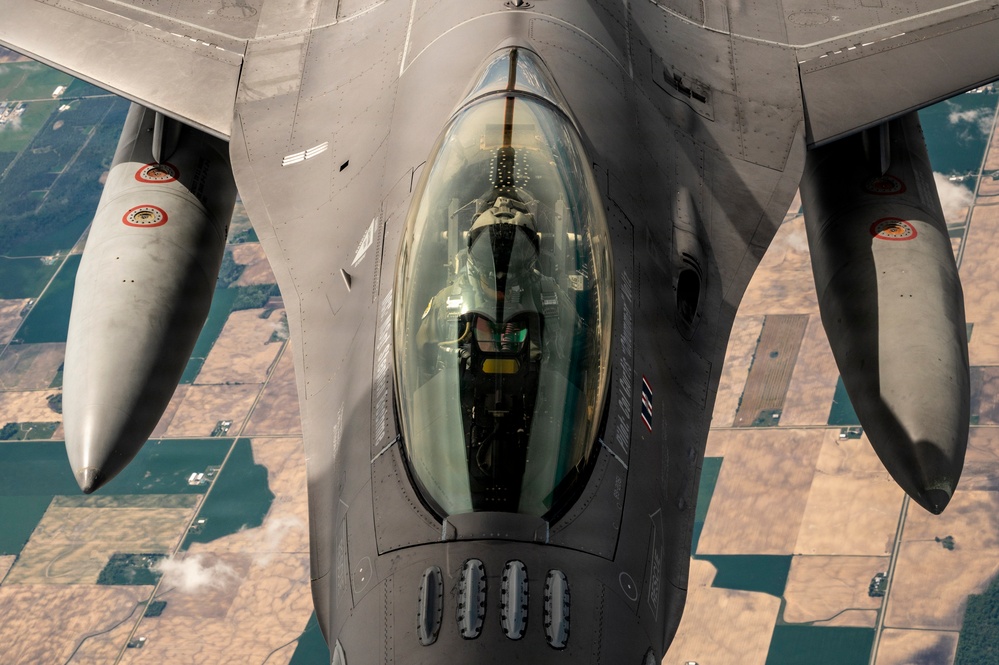KC-135 refuels F-16