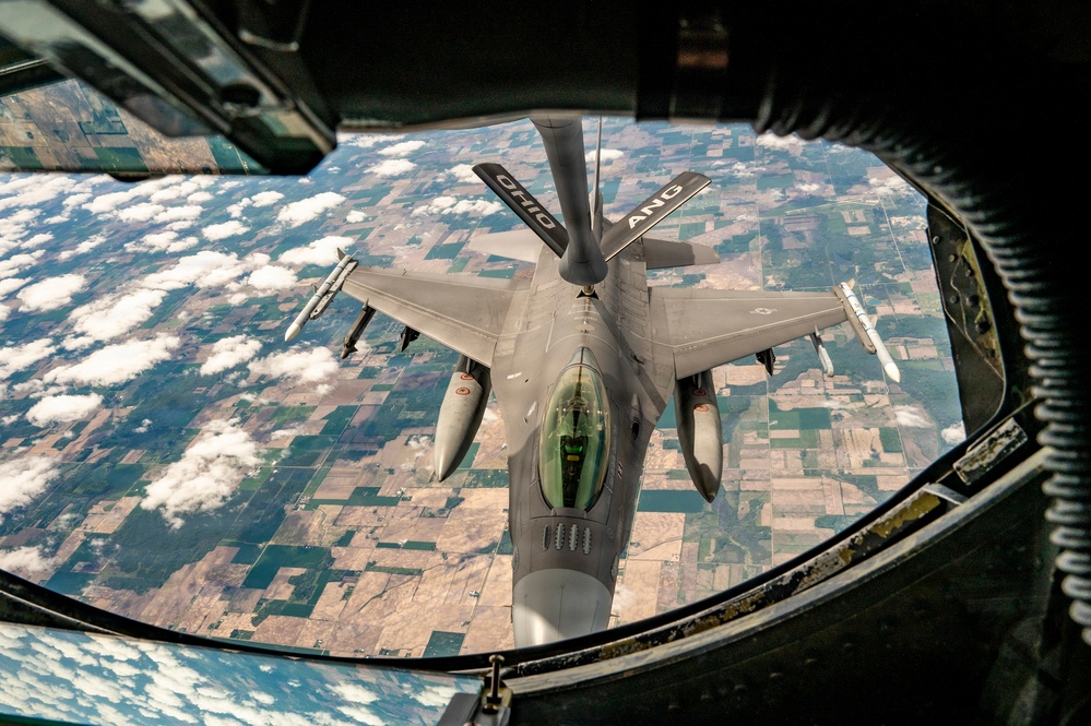 KC-135 refuels F-16
