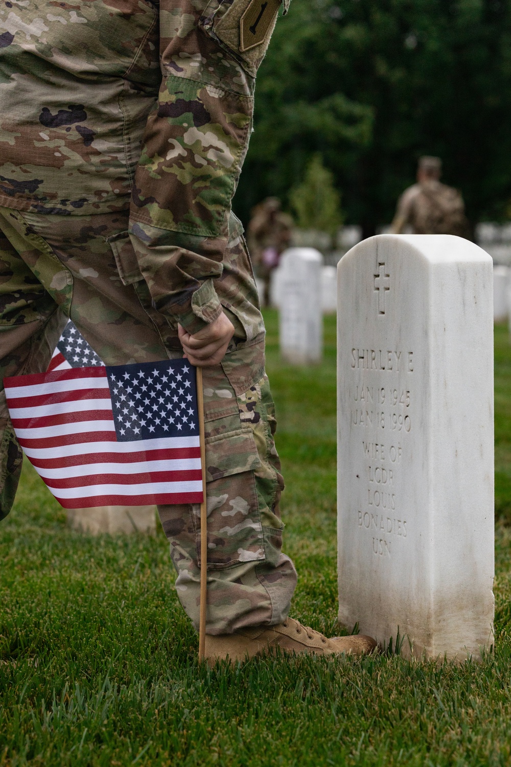 The Old Guard participates in &amp;quot;Flags In&amp;quot; to Remember the Fallen