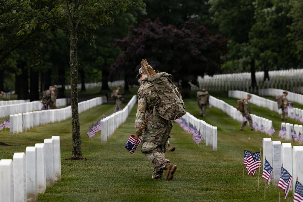 The Old Guard participates in &amp;quot;Flags In&amp;quot; to Remember the Fallen
