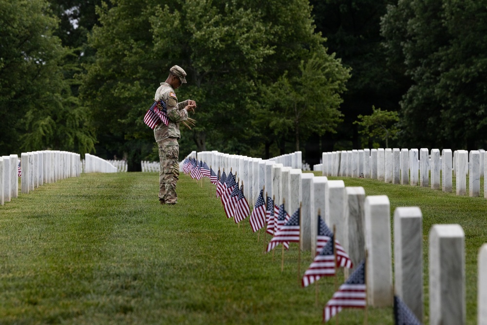 The Old Guard participates in &amp;quot;Flags In&amp;quot; to Remember the Fallen
