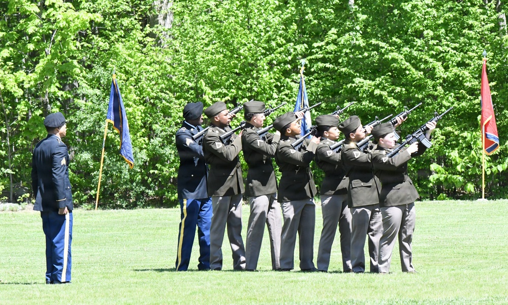10th Mountain Division and Fort Drum community honors the fallen in Memorial Day ceremony