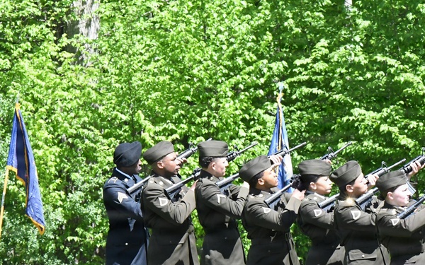10th Mountain Division and Fort Drum community honors the fallen in Memorial Day ceremony