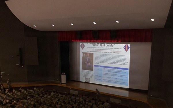 1st MARDIV Assistant Division Commander hosts leadership brief