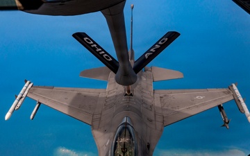 KC-135 refuels F-16