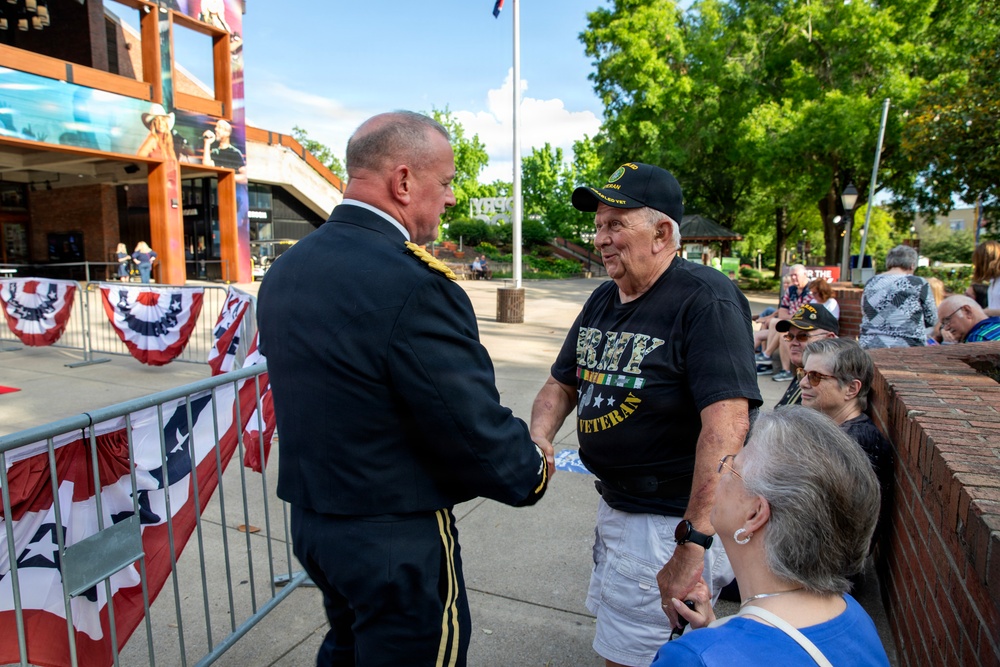Army Reserve takes center stage at Grand Ole Opry’s “Salute The Troops”