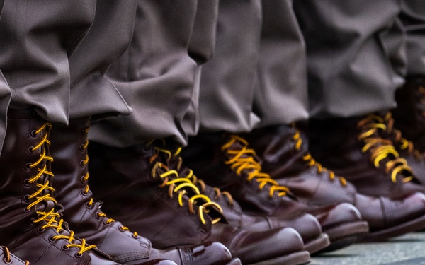 Paratroopers gather to honor the fallen