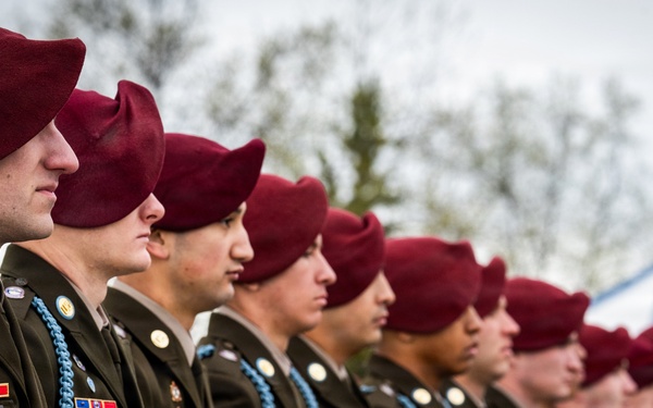 Paratroopers gather to honor the fallen