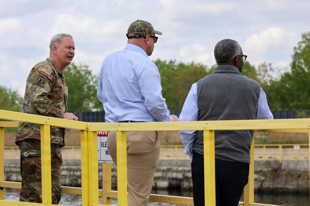 ASA(CW) Visits Chicago Sanitary and Ship Canal Invasive Species Electric Dispersal Barriers Project