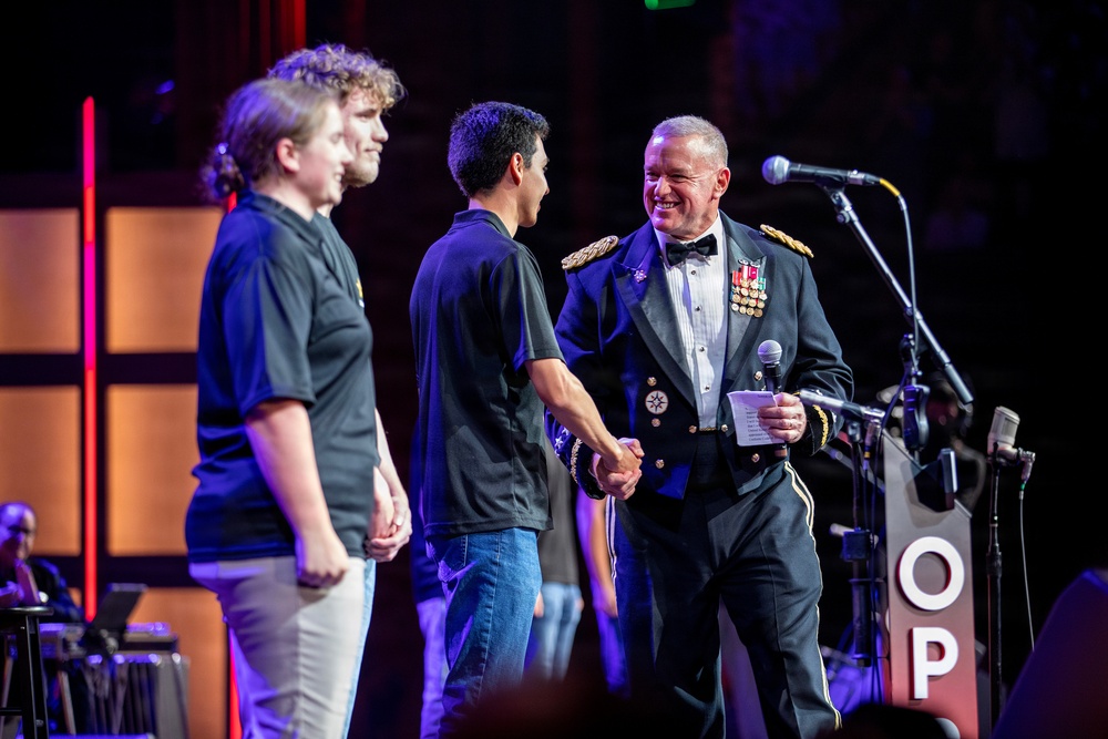Army Reserve takes center stage at Grand Ole Opry’s “Salute The Troops”