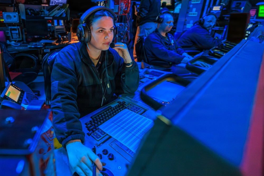 Combat Systems Training Team aboard USS Gonzalez (DDG 66)