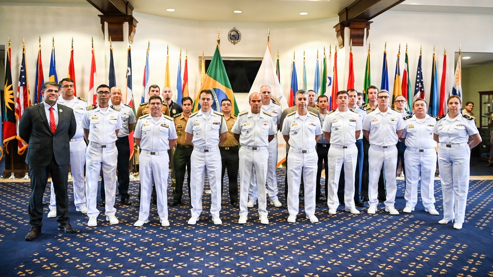 IADC Hosts Brazilian Navy Commander for Academic Presentation and Recognition Ceremony