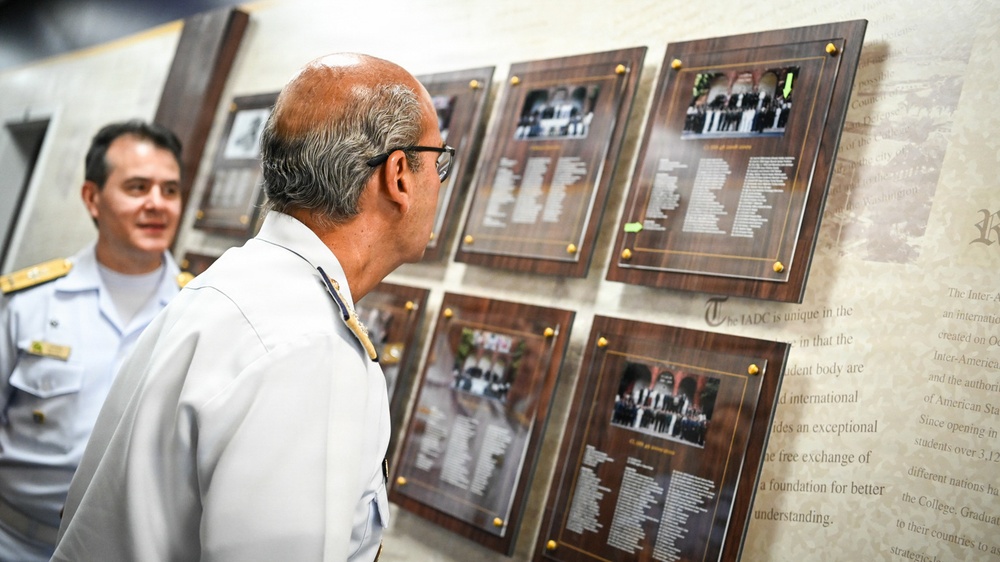 IADC Hosts Brazilian Navy Commander for Academic Presentation and Recognition Ceremony