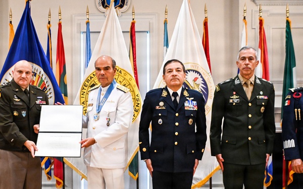 IADC Hosts Brazilian Navy Commander for Academic Presentation and Recognition Ceremony