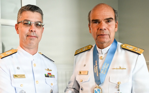 IADC Hosts Brazilian Navy Commander for Academic Presentation and Recognition Ceremony