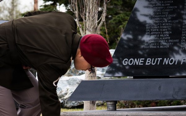 Paratroopers gather to honor the fallen