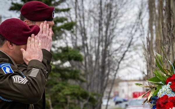 Paratroopers gather to honor the fallen
