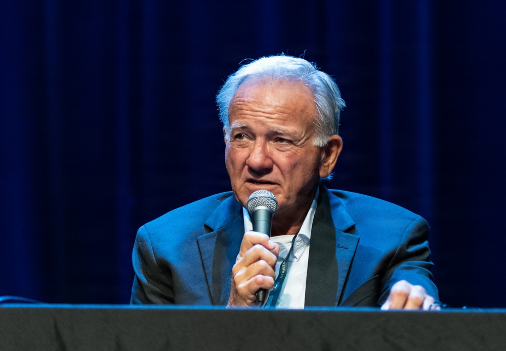 Navy, Private Sector Build Working Relationships at Ventura Defense Industry Forum