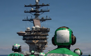 Ike conducts flight deck certification in Atlantic Ocean