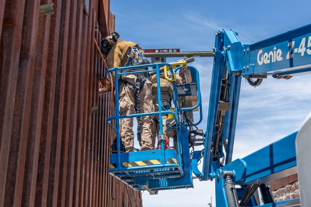 JTF-SB Marines shift barrier reinforcement operations to Naco