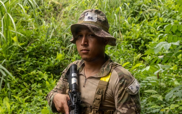 Jungle Operations Training Course - Panama 26-5: Jungle Spotlights