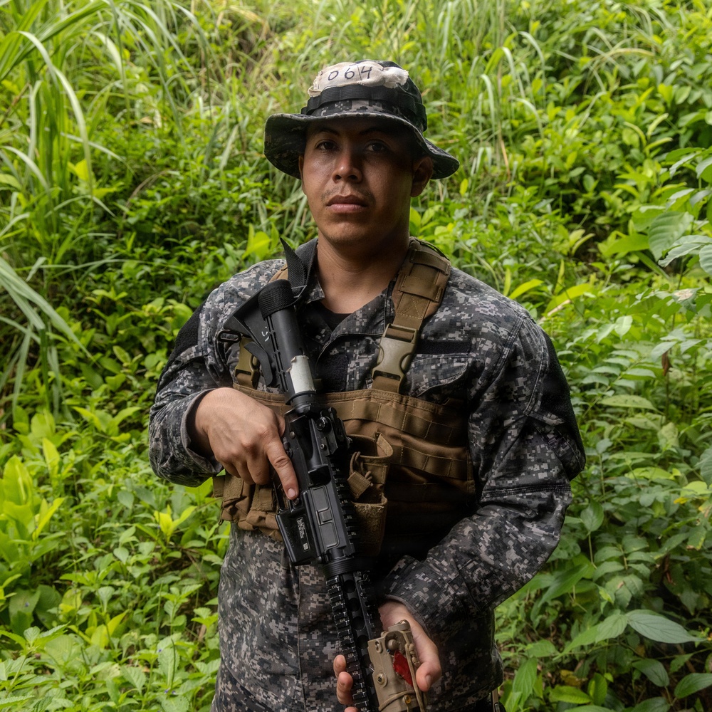 Jungle Operations Training Course - Panama 26-5: Jungle Spotlights