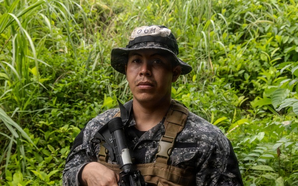 Jungle Operations Training Course - Panama 26-5: Jungle Spotlights