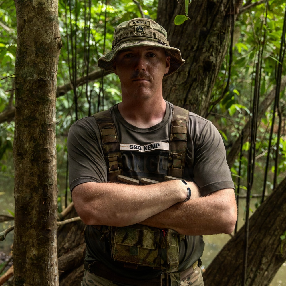 Jungle Operations Training Course - Panama 26-5: Jungle Spotlights