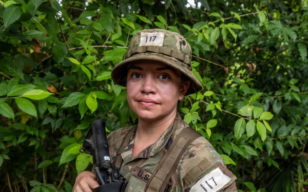 Jungle Operations Training Course - Panama 26-5: Jungle Spotlights