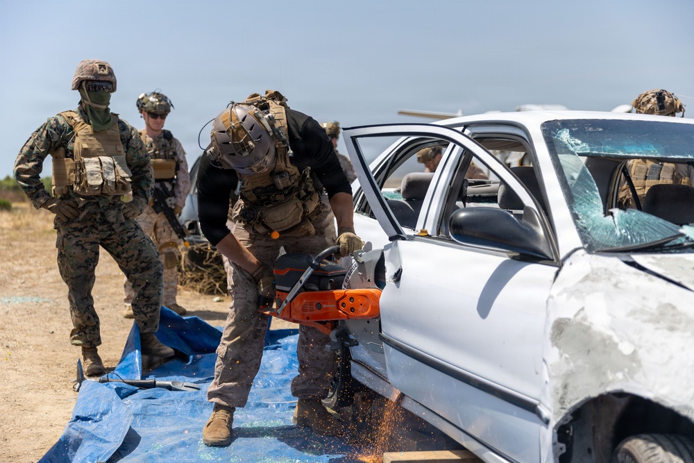 Marines with V2/5 and 3rd LAR conduct EOTG TRAP course
