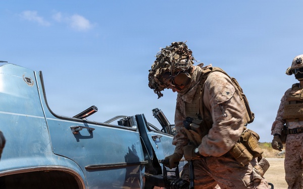 Marines with V2/5 and 3rd LAR conduct EOTG TRAP course