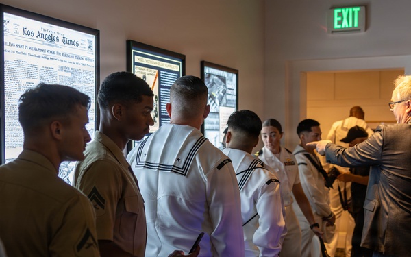 Service Members tour Fox Sports Studio