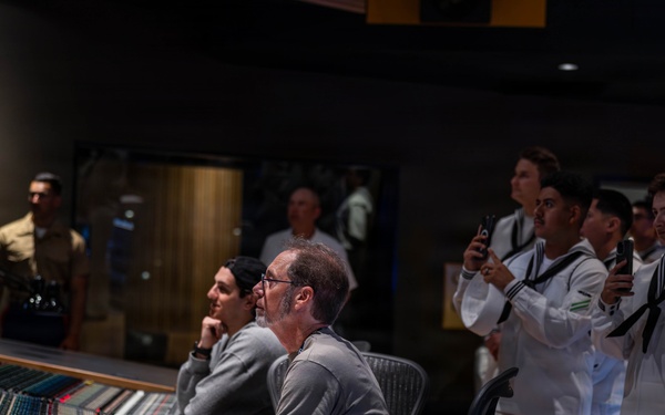 Service Members tour Fox Sports Studio