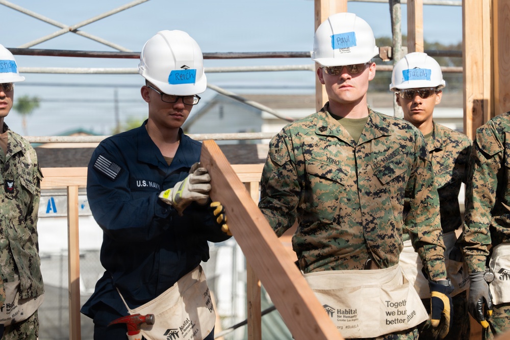 Service Members help Habitat for Humanity