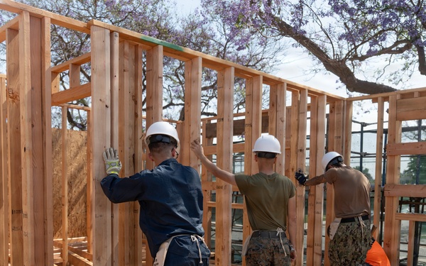 Service Members help Habitat for Humanity