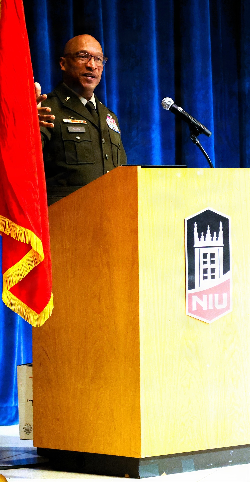 Illinois National Guard Leaders Welcome 10 New Second Lieutenants During Spring ROTC Commissioning Ceremonies