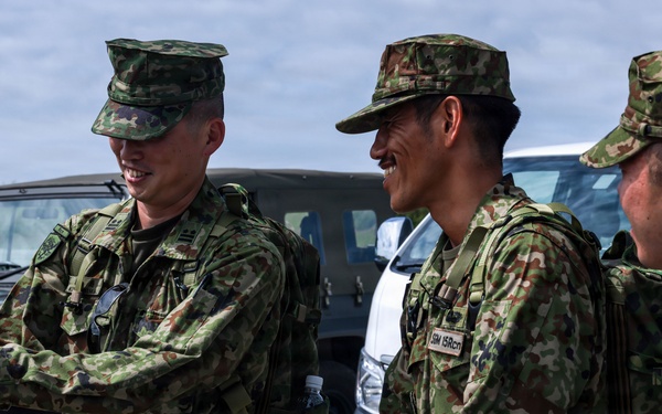 Kaiju Rain 26: 3d Intelligence Battalion Commanding Officer and Japan Ground Self-Defense Force soldiers visit Ie Shima