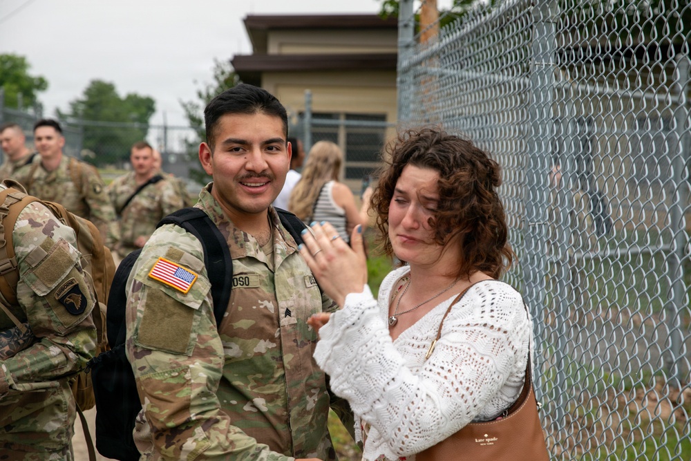 101st HHBN Soldiers return from Border Mission