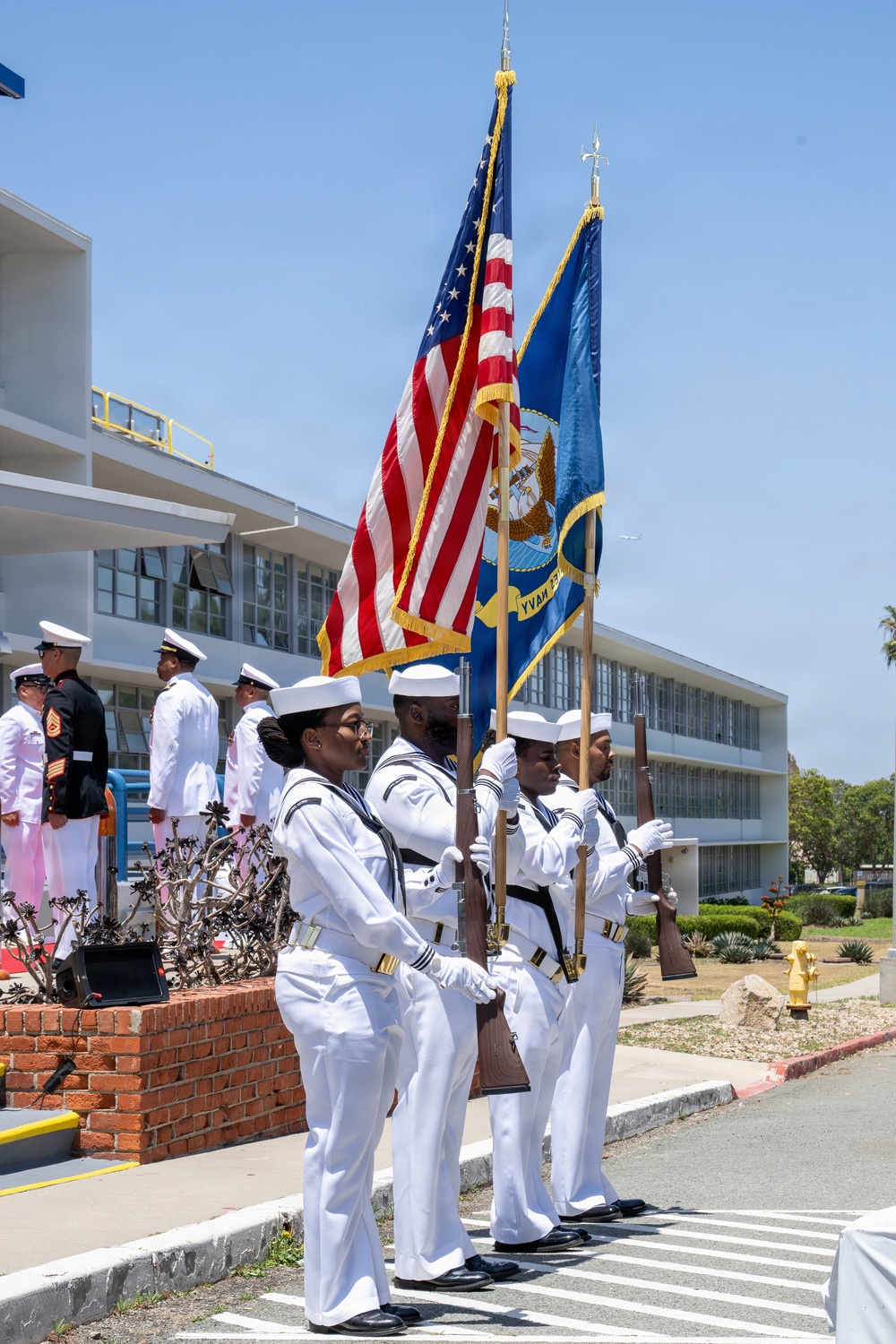 NIWC Pacific welcomes De Soto, bids farewell to McKenna