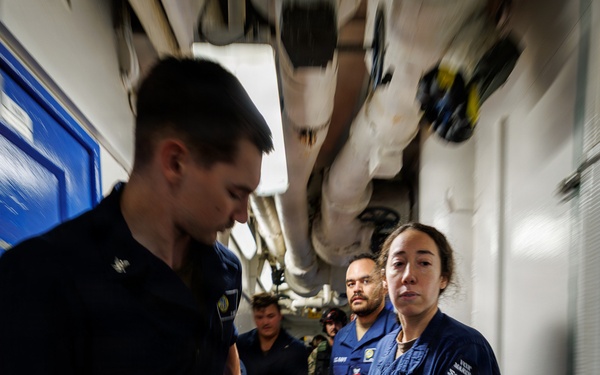 Mount Whitney, HSC-28 Conduct Casualty Evacuation Training