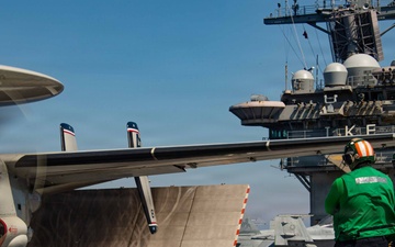 Ike conducts flight deck certification in Atlantic Ocean