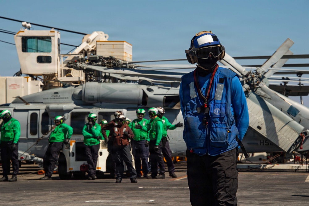 Ike conducts flight deck certification in Atlantic Ocean