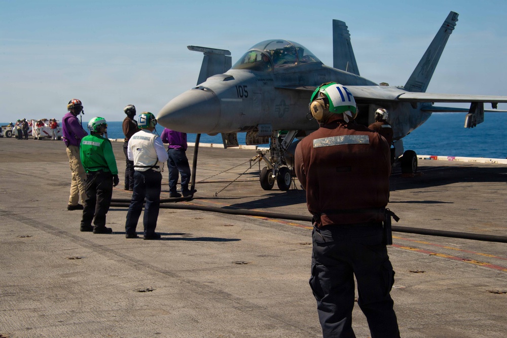 Ike conducts flight deck certification in Atlantic Ocean
